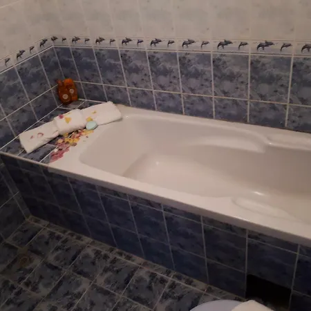 Guest house Blue House - синята къща 3*