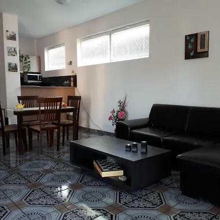 Blue House - синята къща Guest house