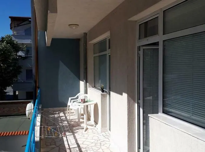 Guest house Blue House - синята къща Obzor