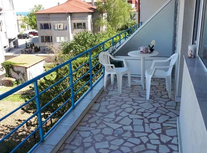 Blue House - синята къща Obzor