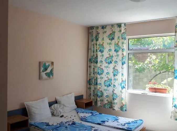 Guest house Blue House - синята къща