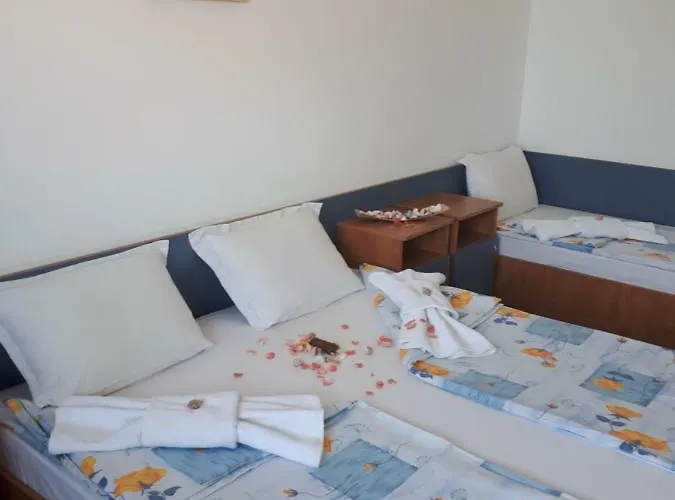 Guest house Blue House - синята къща Obzor