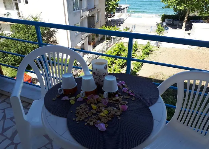 Blue House - синята къща