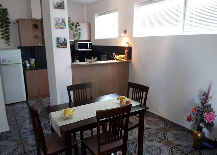 Blue House - синята къща 3* Obzor